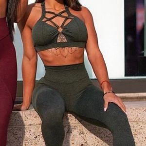 SOLD!! Bombshell sportswear set